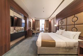 Sunday Red Sea Fountain Alhamra Formerly Vivid Plaza Hotel - 5