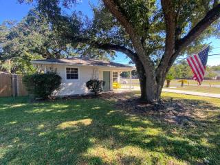 The Yellow Bench House - 0