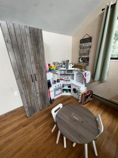 Pocono Mountain Chalet - 8