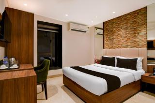 Super Townhouse Oak DLF Newtown Bus Terminal - 9