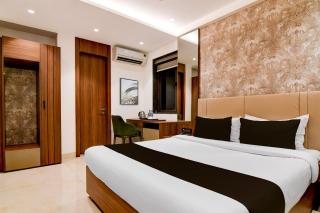 Super Townhouse Oak DLF Newtown Bus Terminal - 6