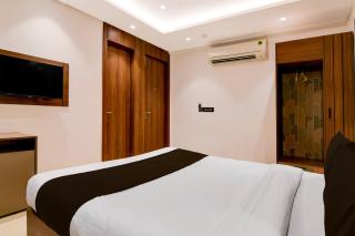 Super Townhouse Oak DLF Newtown Bus Terminal - 4