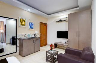 Super Townhouse Oak ONGC Crossway Formerly Hotel Gold Stone Comfort - 1
