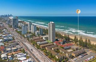 Modern Coastal Escape – Burleigh Beachfront - 8