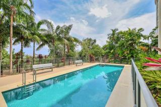 Exquisite new listing in perfect location - 8