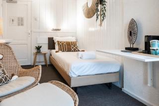 Multi-bedroom Stay, 9 Rooms Near Beach - Zoutelande - 2