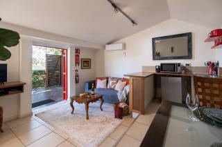 Petersons Wines Dairy Cottage - 3