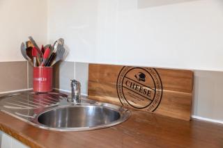 Petersons Wines Dairy Cottage - 2