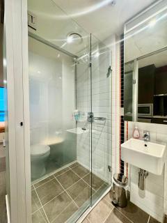 Cosy Central City Studio - Free Gym & Sauna - 8