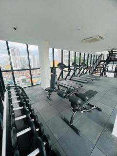 Urban Suites Staycation Spot by Twinkle Loft - 1