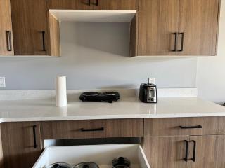 Walkout suite on canal near canmore - 5