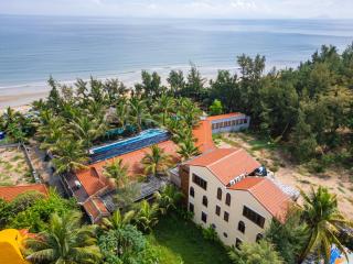 Hoianbang Beach Front Villa and Restaurant - 9