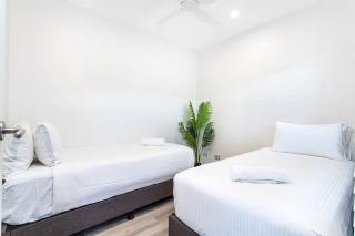 Palm Beach Perfection - Luxe Coastal Escape - 4