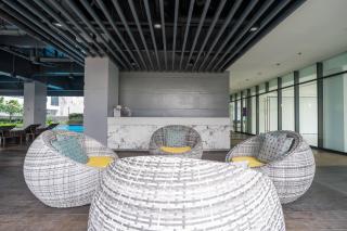 Light & Airy Scandinavian Studio; Free Pool Access - 7