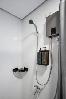 Light & Airy Scandinavian Studio; Free Pool Access - 3