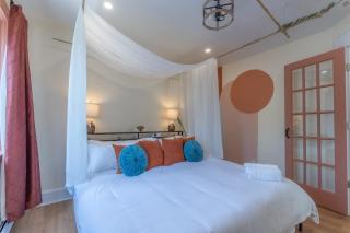 Zen Den With King Bed and Very Close to Airport - 7