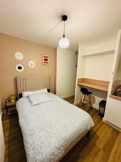 Joli petit studio proche centre de Caen - Brown - 0