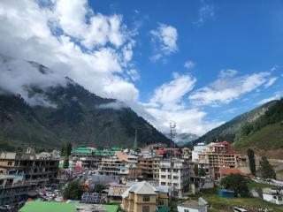 Hotel Emerlad Crown - Dargai - 0