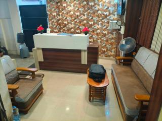 Hotel O Laxmi Narsimha Temple Banjara Hills - 1