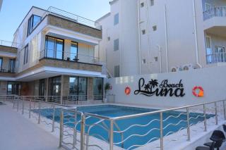 لونا بيتش - 9