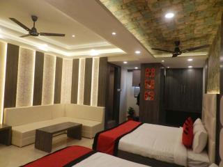 Hotel The Novelty - 1