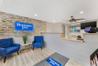 Rodeway Inn Lyons - La Grange - 1