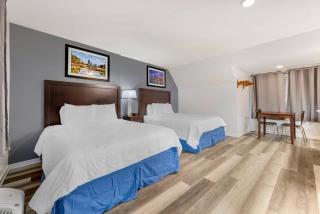 Rodeway Inn Lyons - La Grange - 1