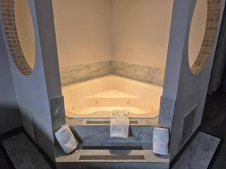 Country Inn & Suites by Radisson, Battle Creek, MI - Battle Creek - 2