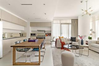 Silkhaus Large 3BR plus Maid Room Elegant Marina View - 1