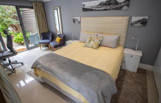 Echo contemporary garden apartment in Camps Bay - 0