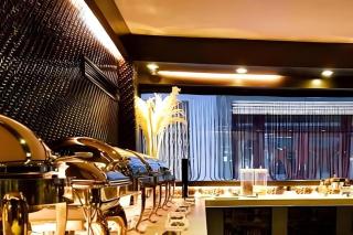 The White Hotel 8A Thai Van Lung - 9