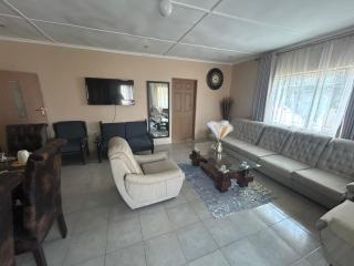 Mineheart Great Zimbabwe Lodge - 1