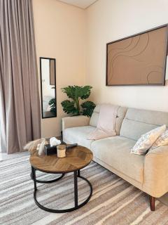 1BR with Executive Sea View in Financial Harbour - 1