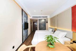 Chenlong Cafe Hotel - 1