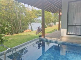 River Shades Hotel - 4