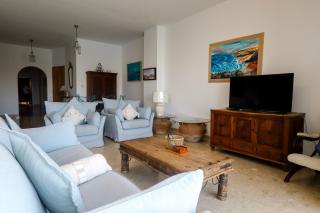 Waterfront Panorama Massive Three Bedrooms Flat 8S - 7