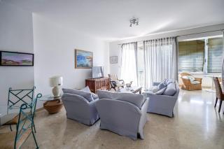 Waterfront Panorama Massive Three Bedrooms Flat 8S - 1