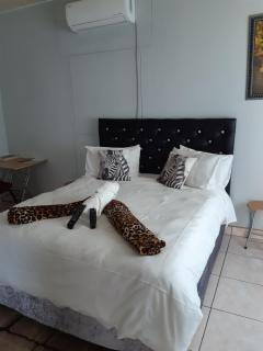 Riverside Guesthouse Bed and Breakfast - 1