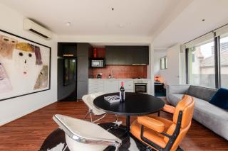 Central St Kilda Escape - Free Parking & Wifi - 6