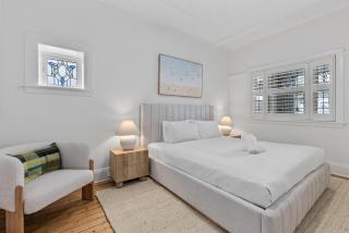 Bondi Beach Home for 10 with Terrace & 2-Car Parking - 9