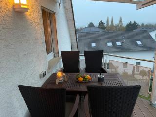 Schöne und gemütliche 3 ZKB Wohnung mit großem Balkon - Niederdorla - 3