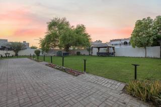 Luxury 5BR Villa in Mankhool BurDubai by dPie - 2
