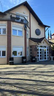 Casa Rosa by MANAGR - 4