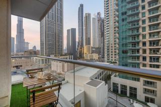 Luxury 2BR in Downtown w Iconic Burj Khalifa View Burj Views 303 - 8