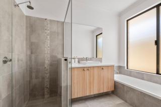 Spacious Family Coastal Retreat, 4br, Bbq - 5