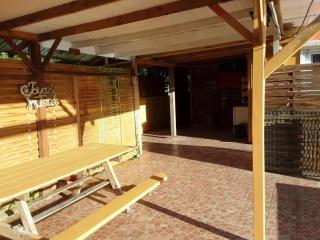 Bungalow cosy à Capesterre-Belle-Eau avec piscine - 1