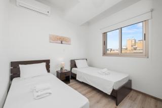 Downtown City View 2 Bedroom Apartment - 8