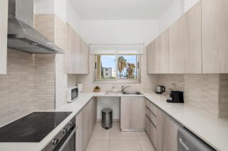 Downtown City View 2 Bedroom Apartment - 4