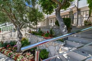 Apartments by the sea Pisak, Omis - 10323 - 1