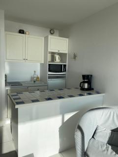 Cozy apartment with stunning ocean views - 1